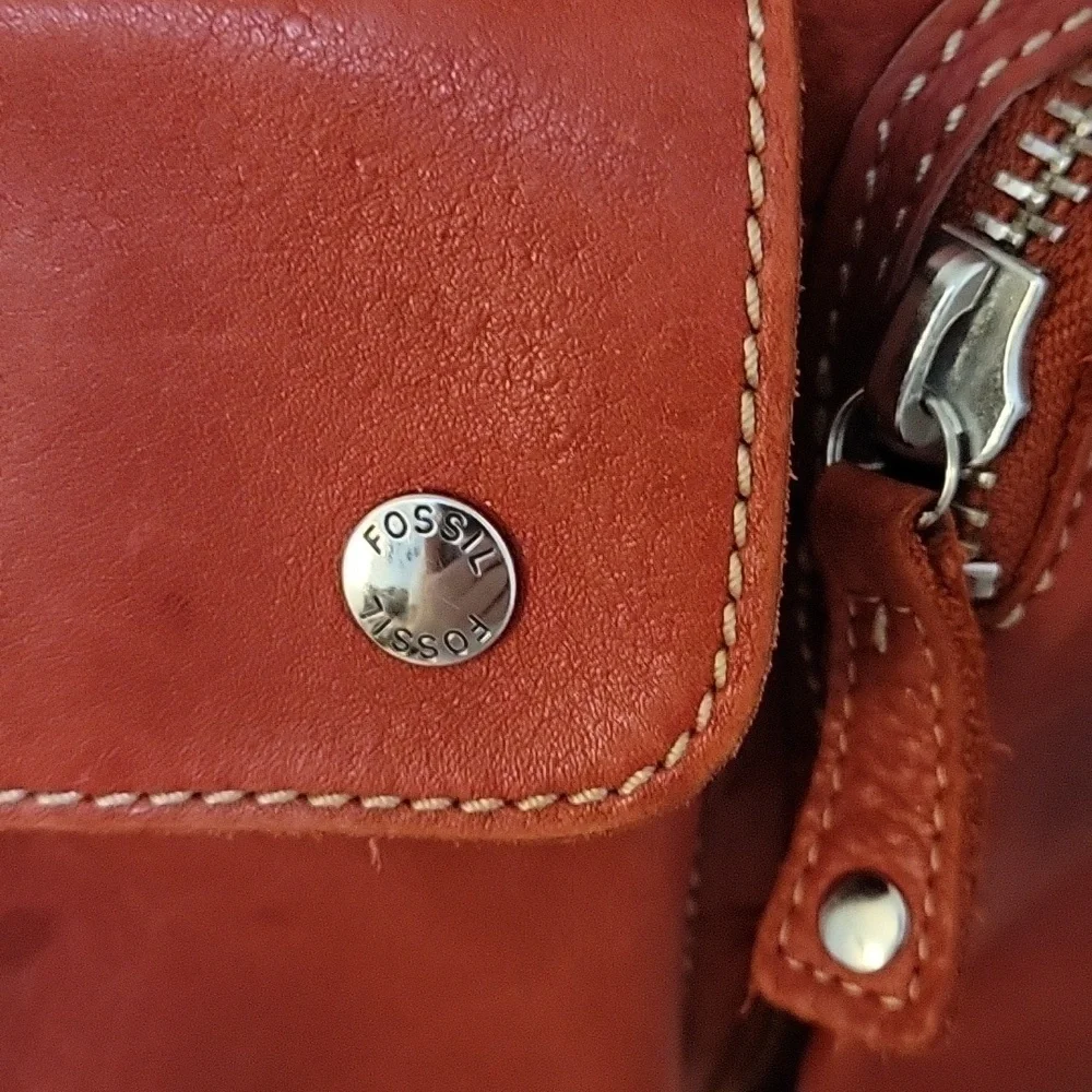 VTG FOSSIL 1990s Sutter Tomato Red Soft Pebbled Leather Hobo Bag